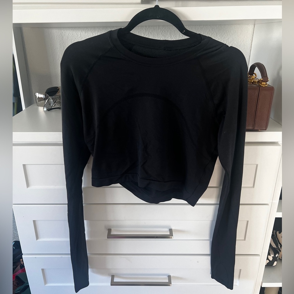 Lululemon Athletica swiftly tech black long sleeve cropped top